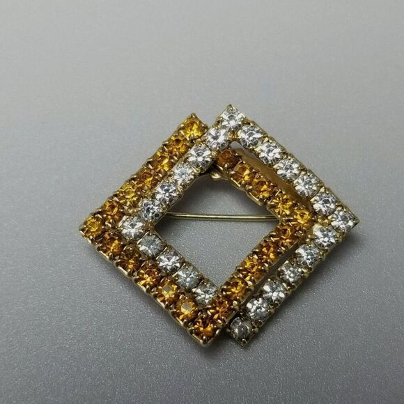 Vintage Orange Rhinestone Square Brooch, Gold Tone Prong Set Lapel Pin, Estate - Picture 5 of 6